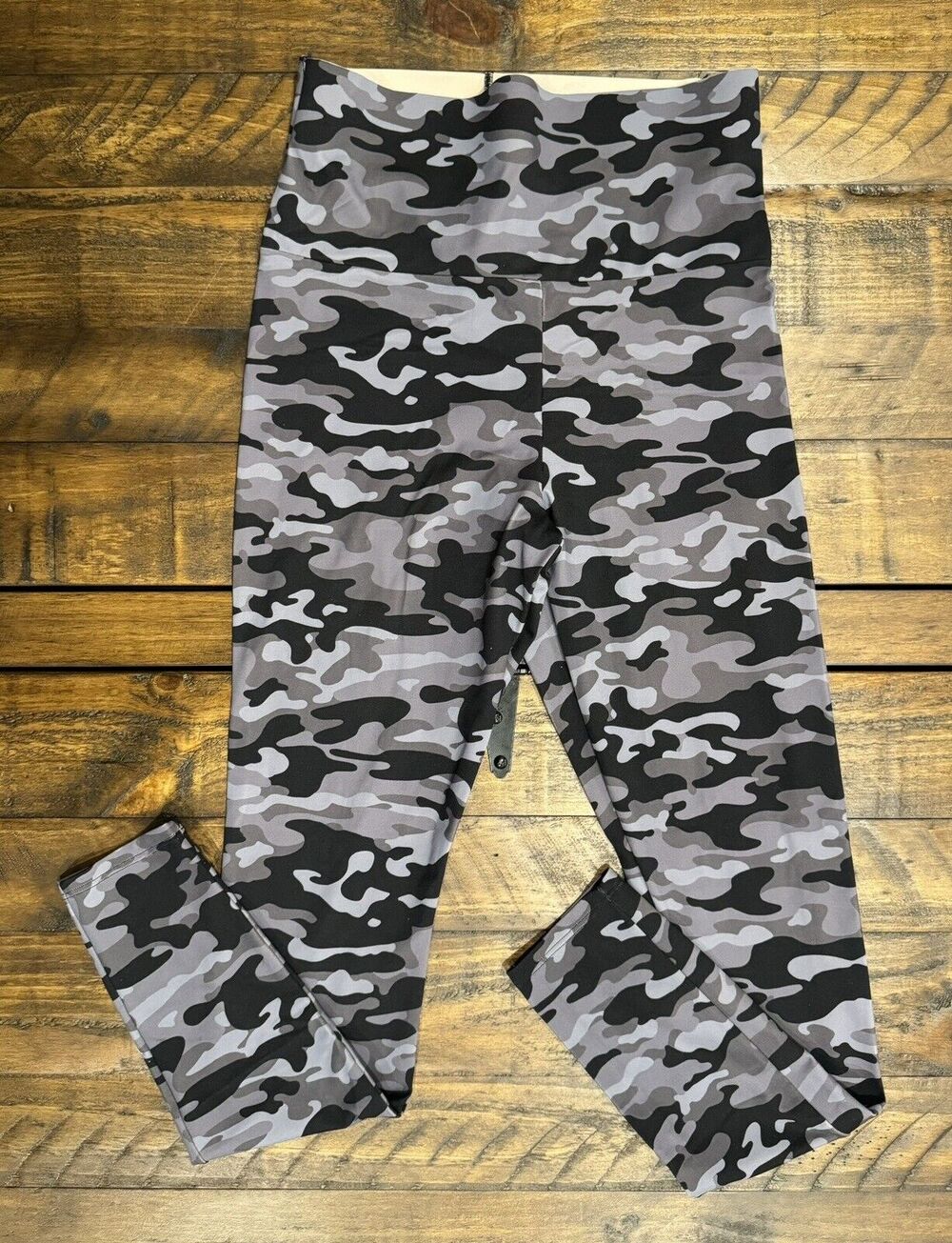 Miraclesuit Leggings High Waist Full Length in Gray & Black Camo Size Large